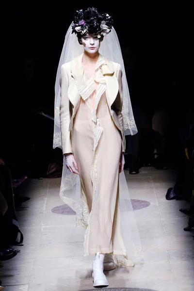 Look 24